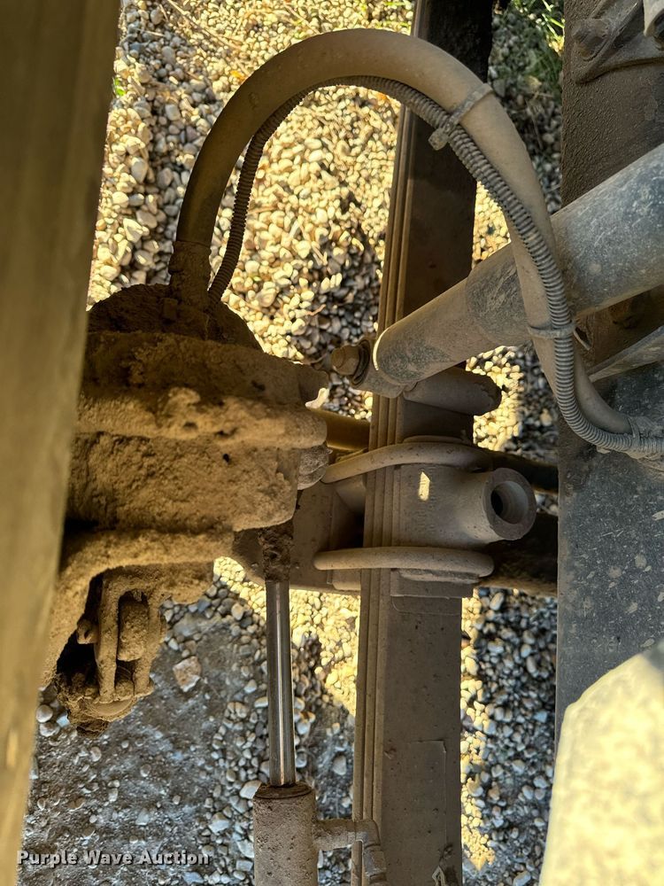 image for item DW2312 2000 Freightliner FL112 dump truck