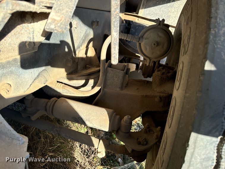 image for item DW2312 2000 Freightliner FL112 dump truck