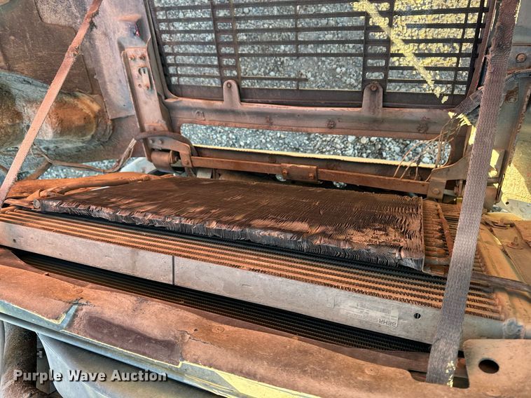 image for item DW2312 2000 Freightliner FL112 dump truck