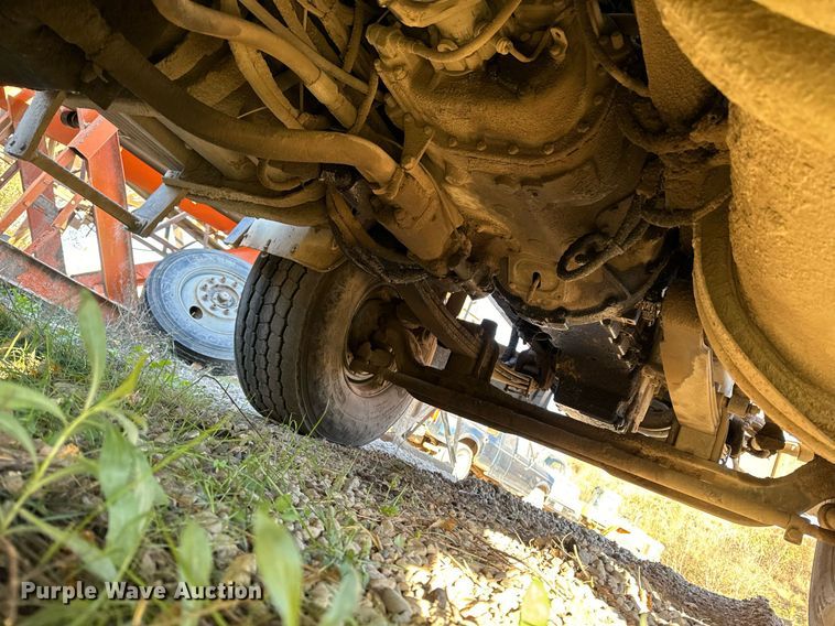 image for item DW2312 2000 Freightliner FL112 dump truck