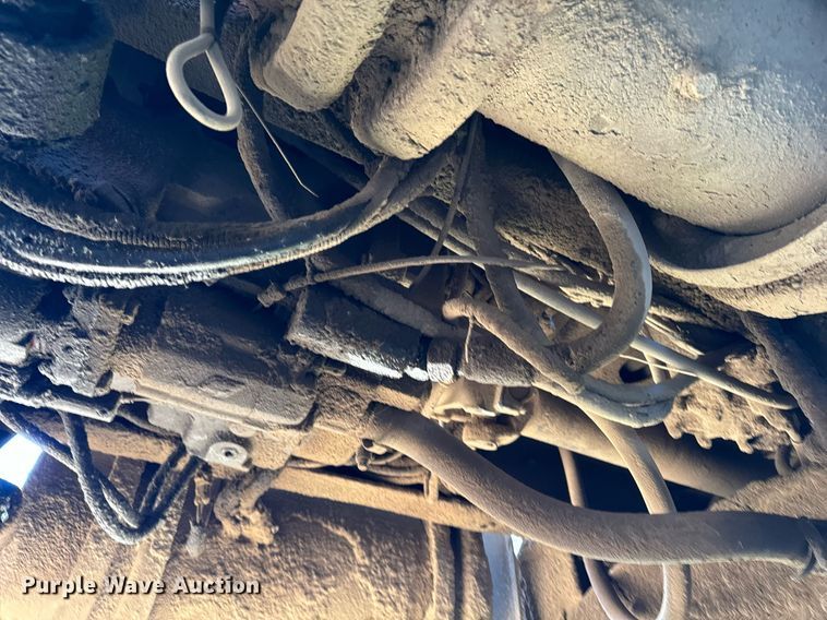 image for item DW2312 2000 Freightliner FL112 dump truck