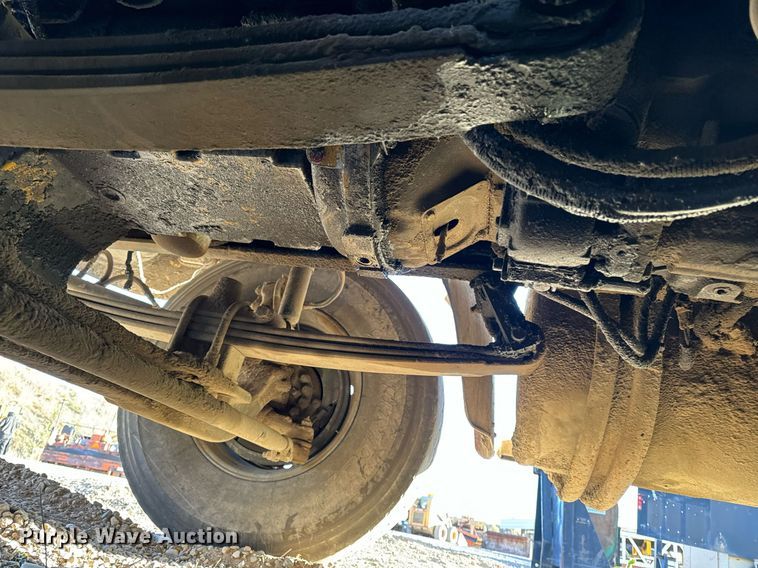 image for item DW2312 2000 Freightliner FL112 dump truck