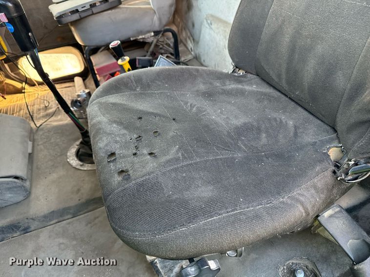 image for item DW2312 2000 Freightliner FL112 dump truck