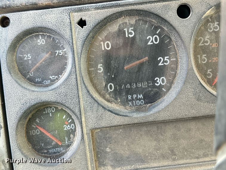 image for item DW2312 2000 Freightliner FL112 dump truck