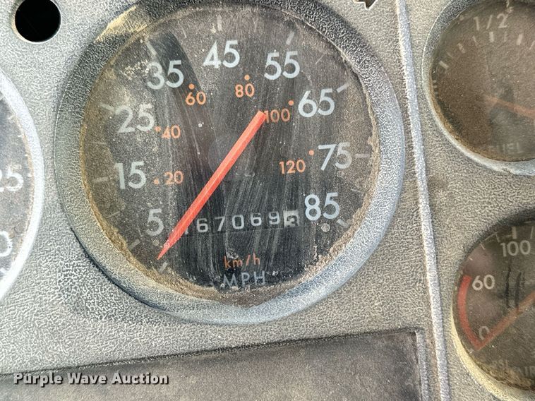 image for item DW2312 2000 Freightliner FL112 dump truck