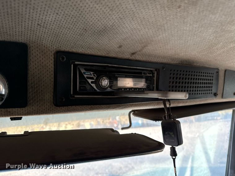 image for item DW2312 2000 Freightliner FL112 dump truck