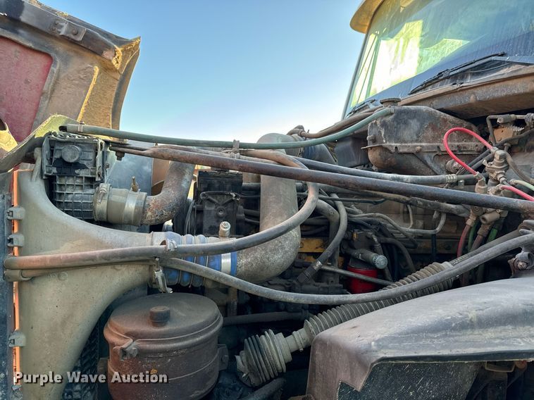 image for item DW2312 2000 Freightliner FL112 dump truck