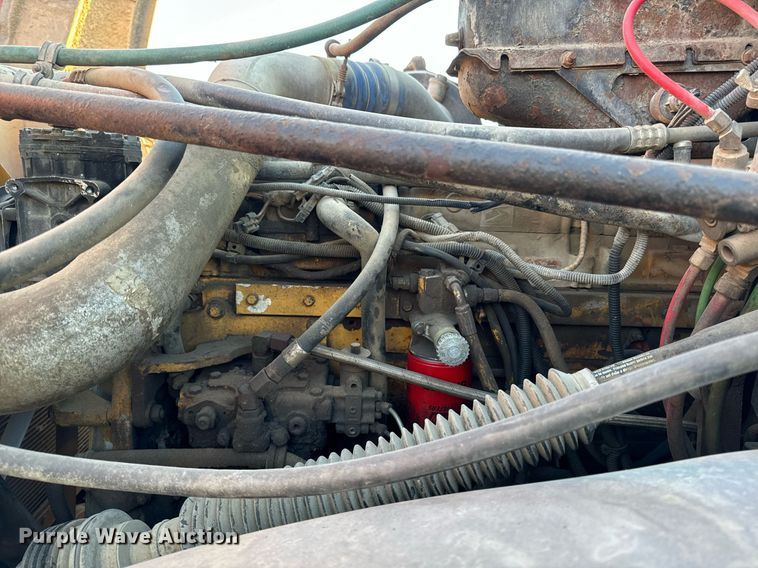 image for item DW2312 2000 Freightliner FL112 dump truck