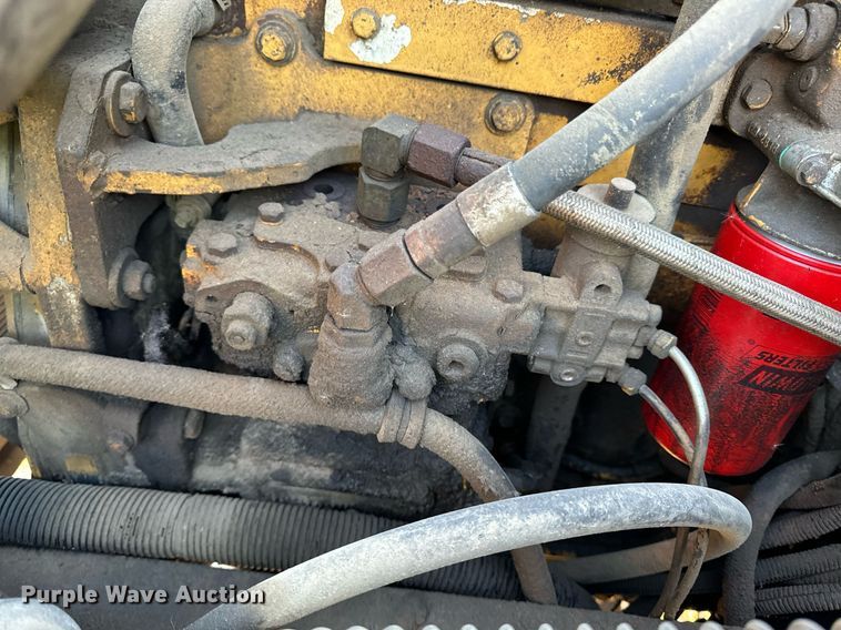 image for item DW2312 2000 Freightliner FL112 dump truck