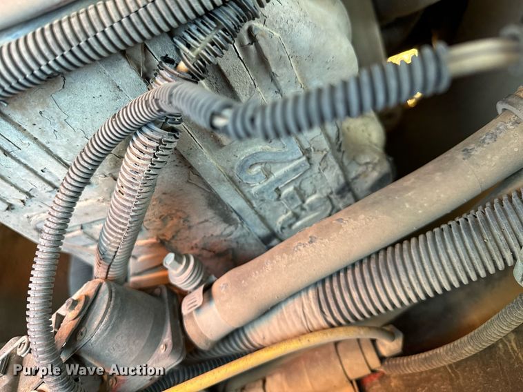 image for item DW2312 2000 Freightliner FL112 dump truck