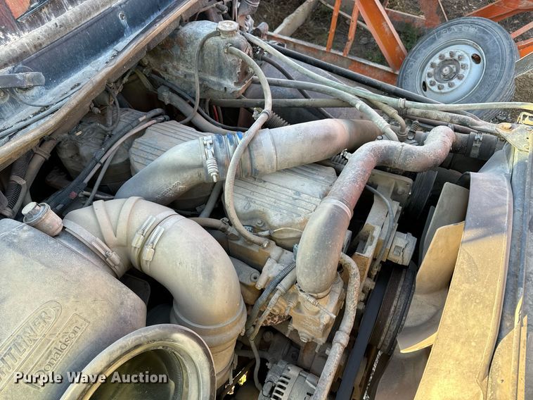 image for item DW2312 2000 Freightliner FL112 dump truck