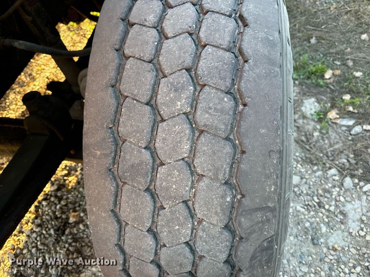 image for item DW2312 2000 Freightliner FL112 dump truck