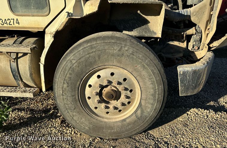 image for item DW2312 2000 Freightliner FL112 dump truck