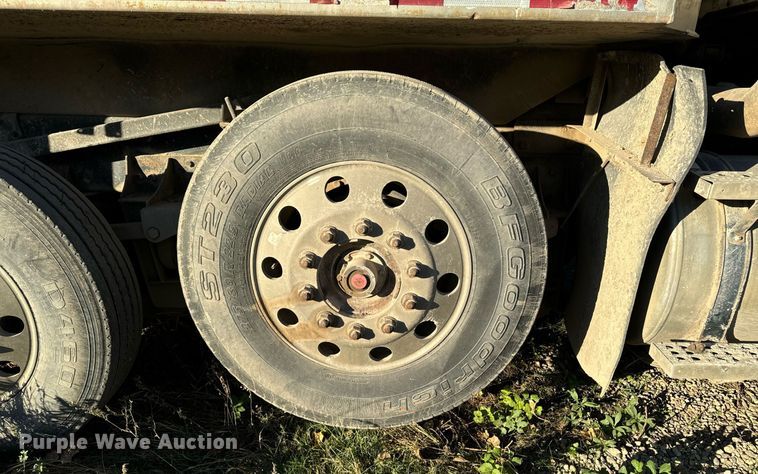 image for item DW2312 2000 Freightliner FL112 dump truck