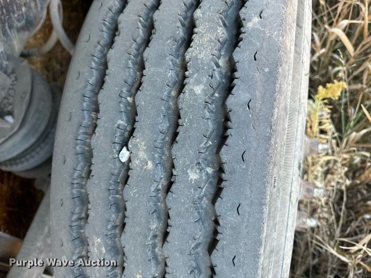 image for item DW2312 2000 Freightliner FL112 dump truck