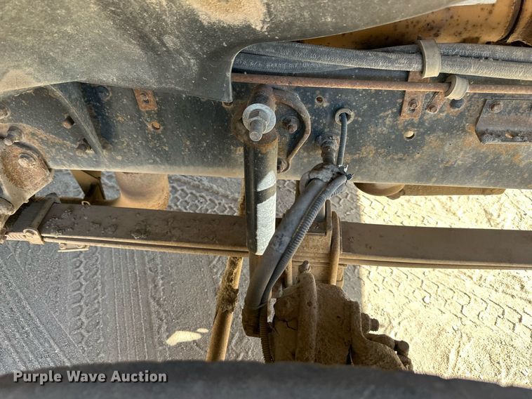 image for item DW2313 1998 Ford AT9513 semi truck