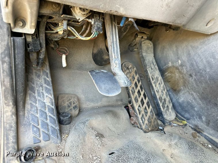 image for item DW2313 1998 Ford AT9513 semi truck