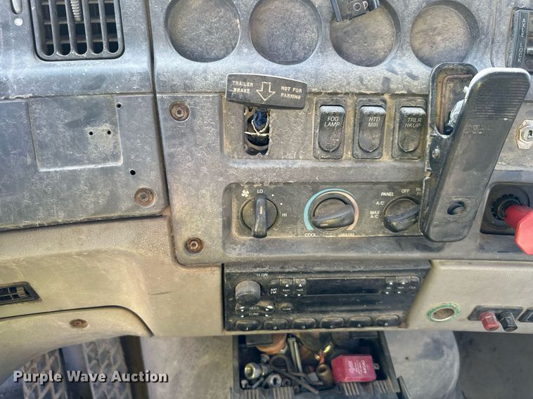 image for item DW2313 1998 Ford AT9513 semi truck