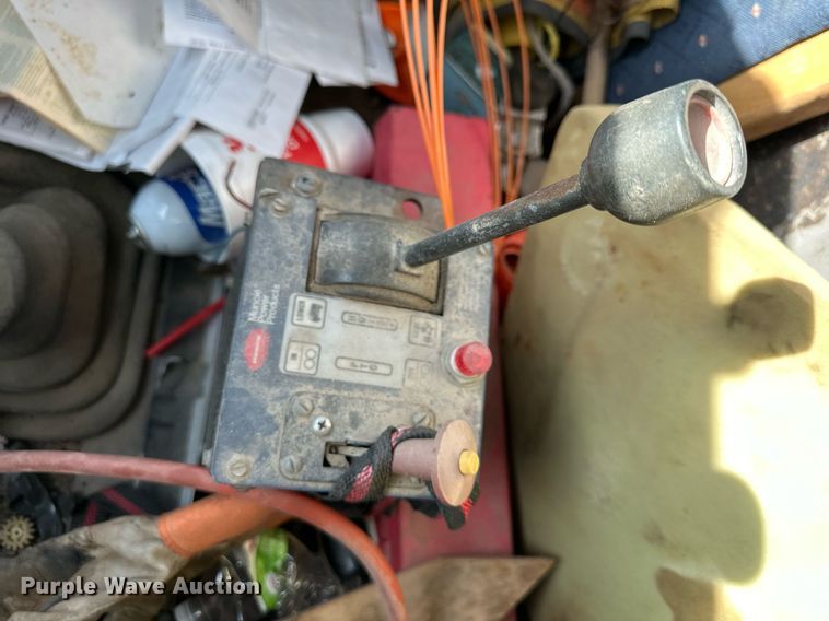 image for item DW2313 1998 Ford AT9513 semi truck