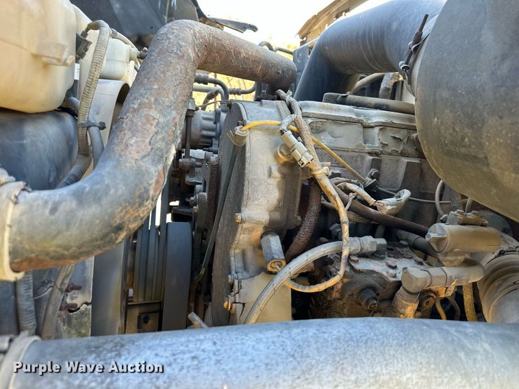 image for item DW2313 1998 Ford AT9513 semi truck