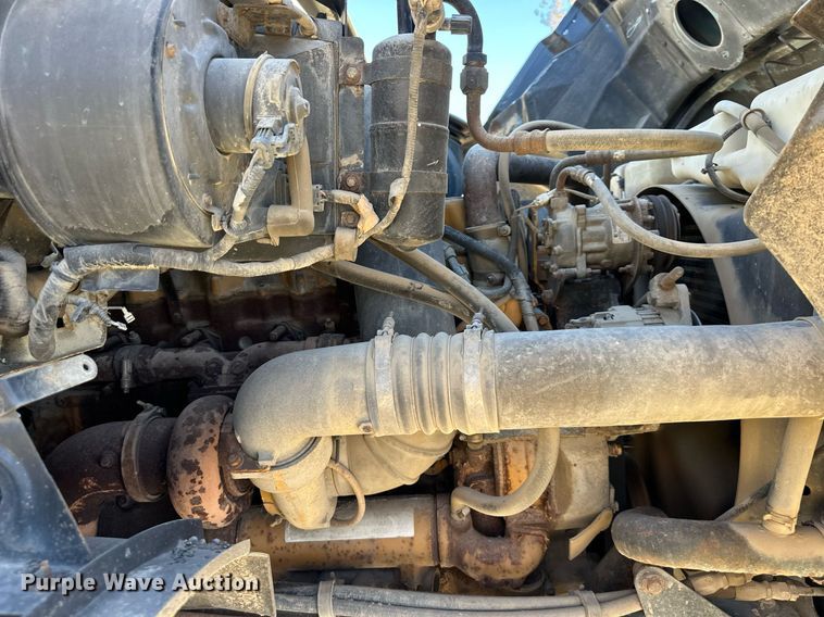 image for item DW2313 1998 Ford AT9513 semi truck