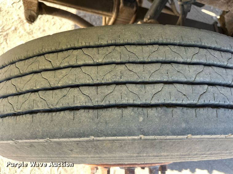 image for item DW2313 1998 Ford AT9513 semi truck