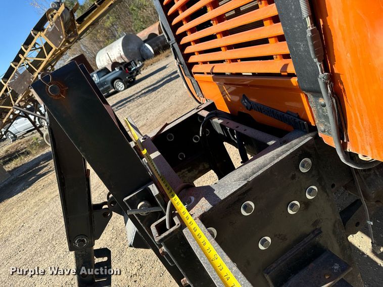 image for item DW2317 2000 International 4900  dump truck