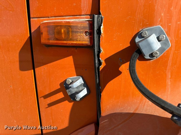 image for item DW2317 2000 International 4900  dump truck