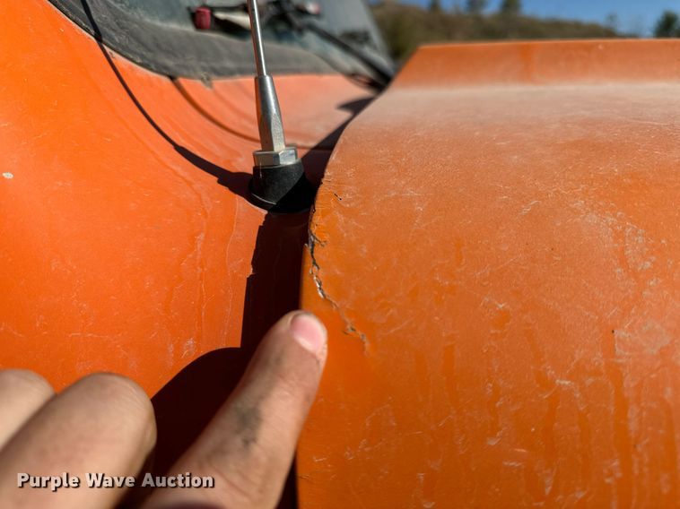 image for item DW2317 2000 International 4900  dump truck