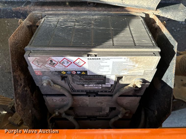 image for item DW2317 2000 International 4900  dump truck