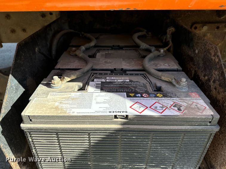 image for item DW2317 2000 International 4900  dump truck