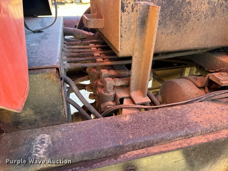 image for item DW2317 2000 International 4900  dump truck