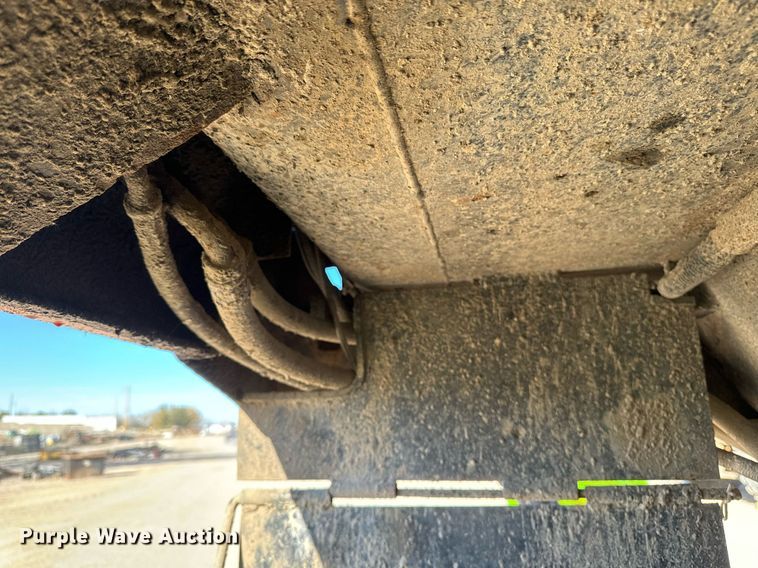 image for item DW2317 2000 International 4900  dump truck