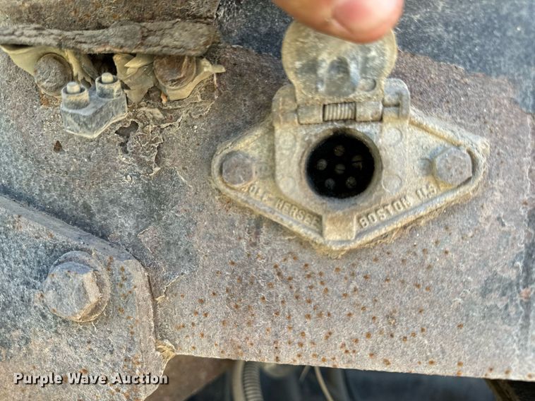 image for item DW2317 2000 International 4900  dump truck