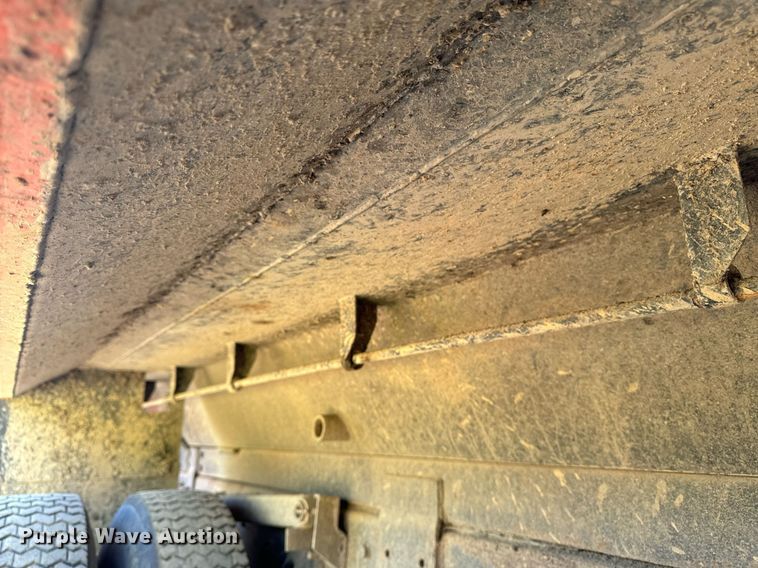 image for item DW2317 2000 International 4900  dump truck