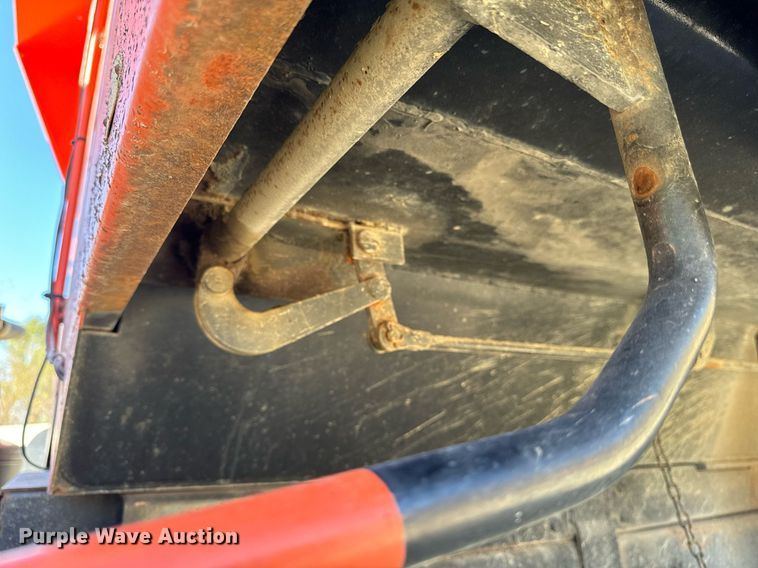 image for item DW2317 2000 International 4900  dump truck