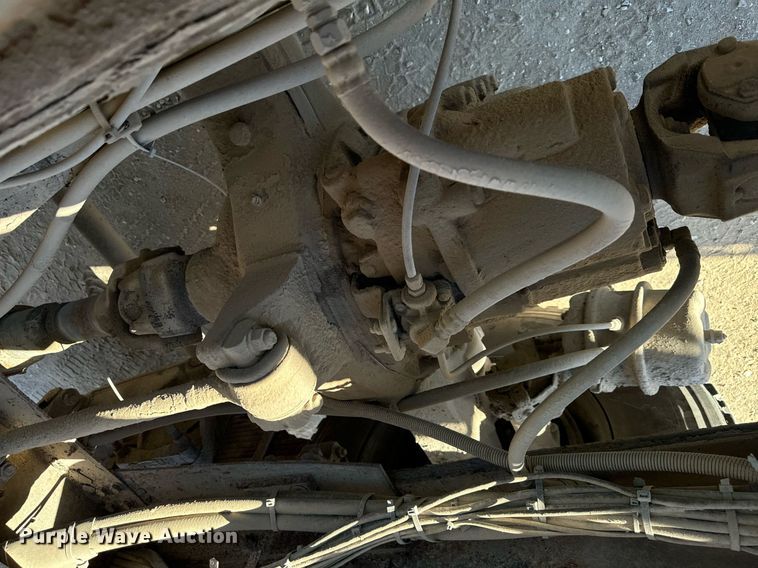 image for item DW2317 2000 International 4900  dump truck