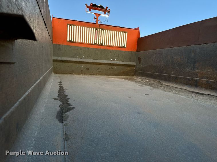 image for item DW2317 2000 International 4900  dump truck