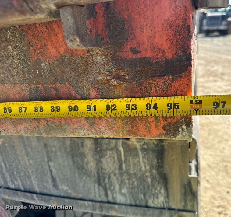 image for item DW2317 2000 International 4900  dump truck