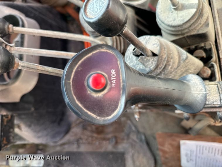 image for item DW2317 2000 International 4900  dump truck