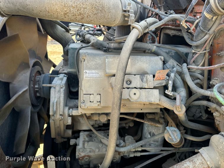 image for item DW2317 2000 International 4900  dump truck