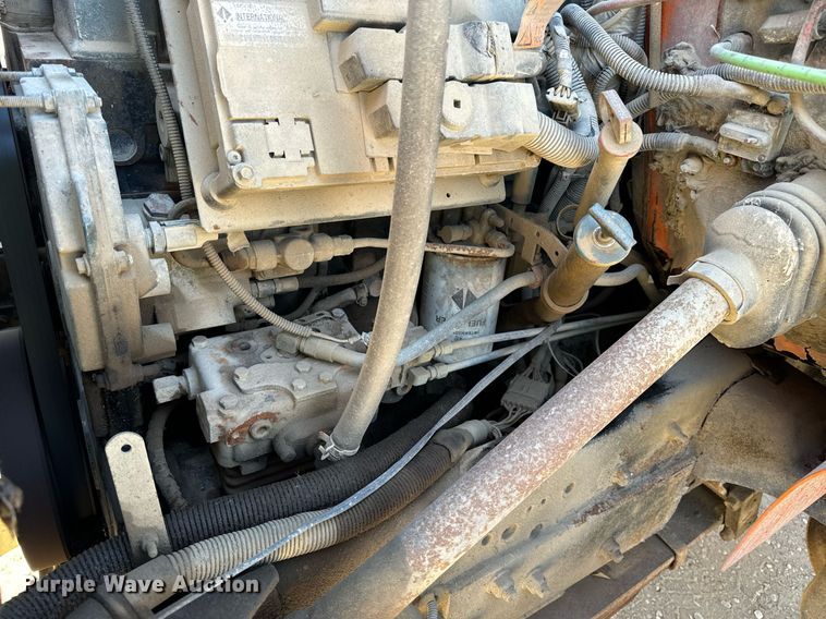 image for item DW2317 2000 International 4900  dump truck