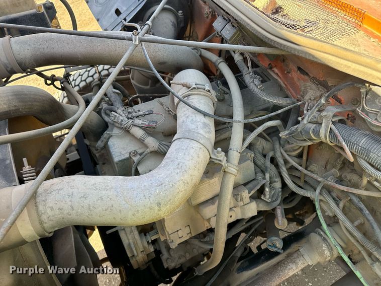 image for item DW2317 2000 International 4900  dump truck