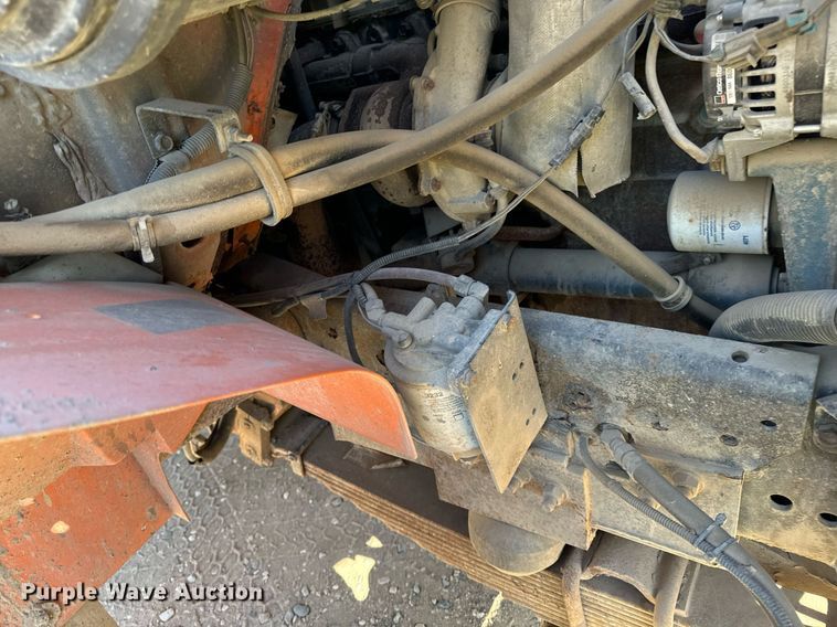 image for item DW2317 2000 International 4900  dump truck