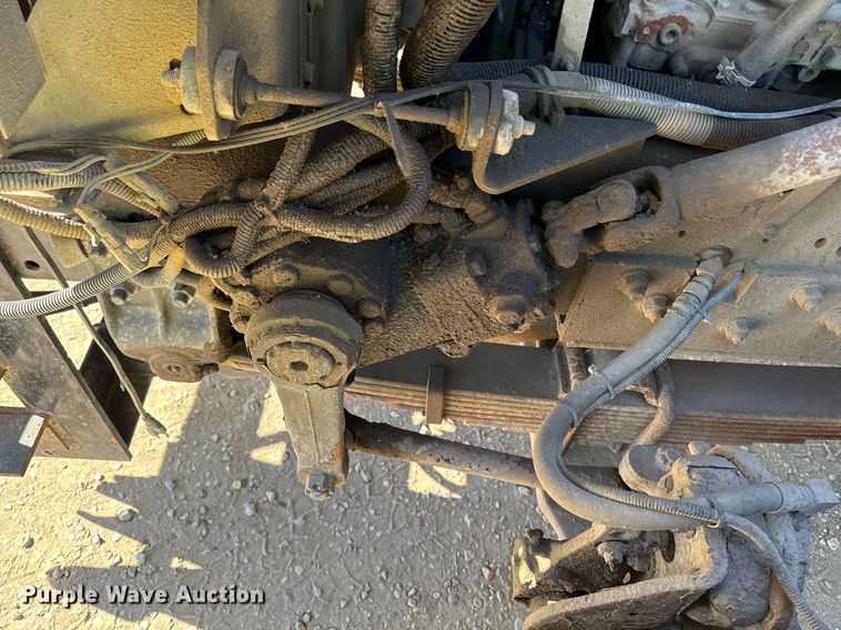 image for item DW2317 2000 International 4900  dump truck