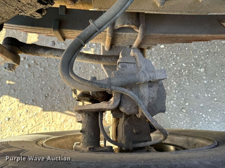 image for item DW2317 2000 International 4900  dump truck