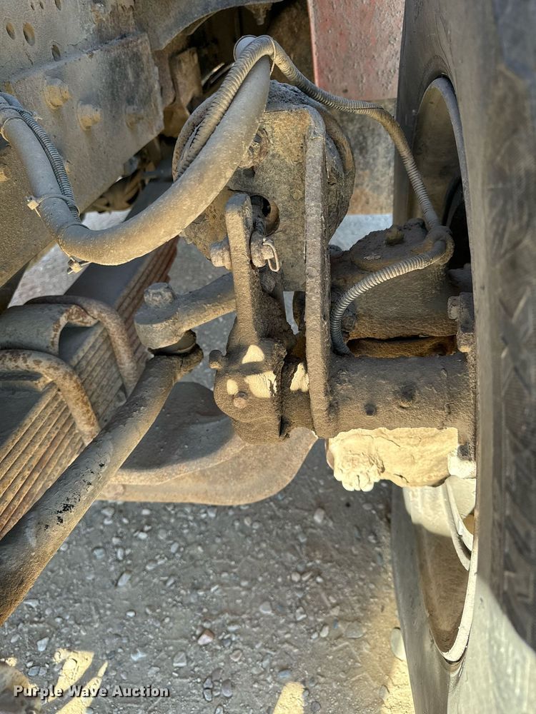 image for item DW2317 2000 International 4900  dump truck