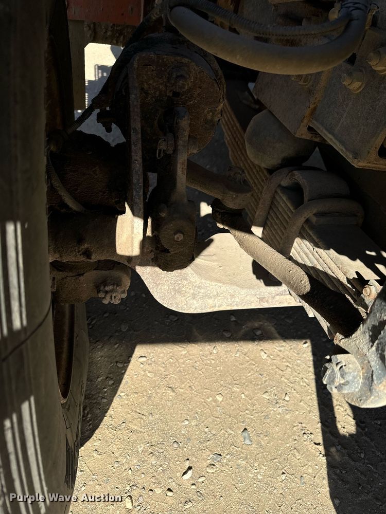 image for item DW2317 2000 International 4900  dump truck