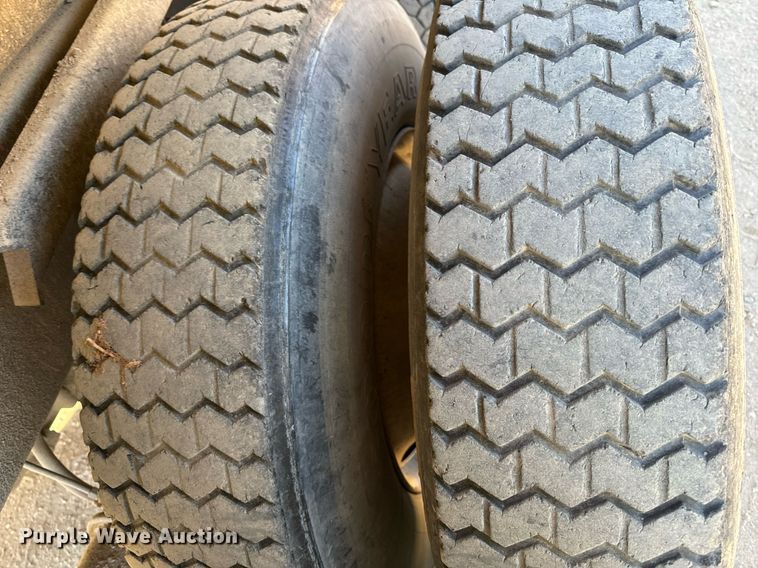 image for item DW2317 2000 International 4900  dump truck