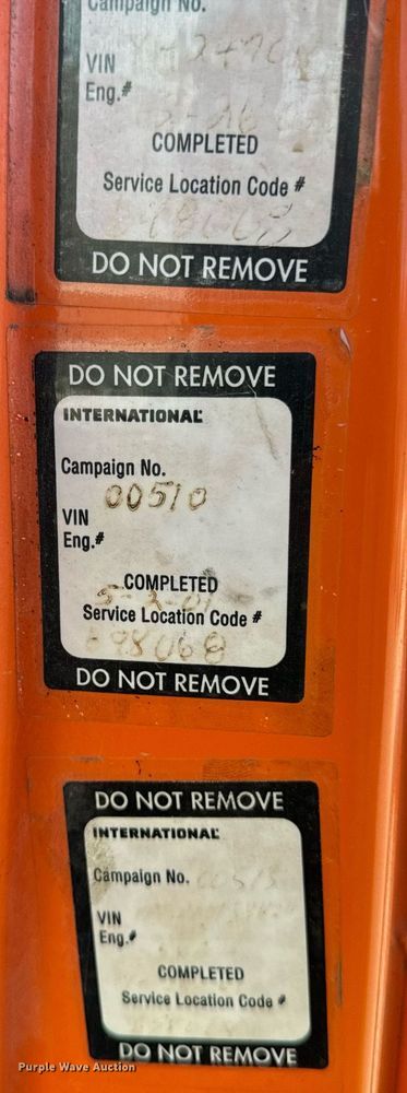 image for item DW2317 2000 International 4900  dump truck